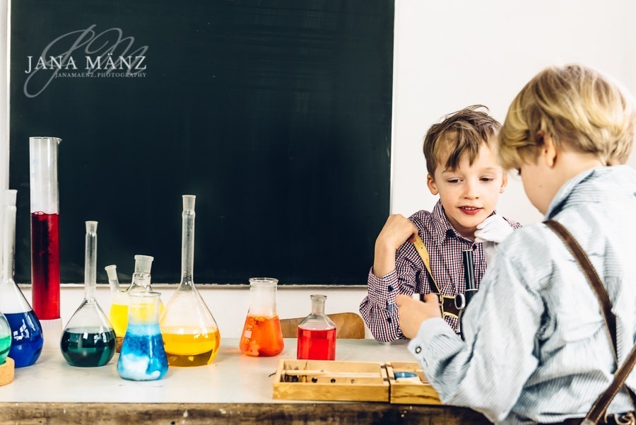 Fotoshooting: Kinderfotografie im Chemielabor - Experimente mit Trockeneis